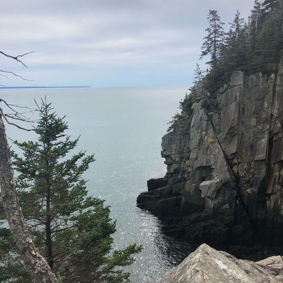 Listing Details - Picture 2 of 10